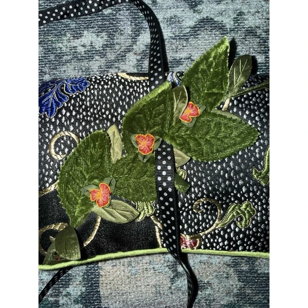 Goody Goody California Travel Jewelry Roll Organizer Embroidered Floral Velvet